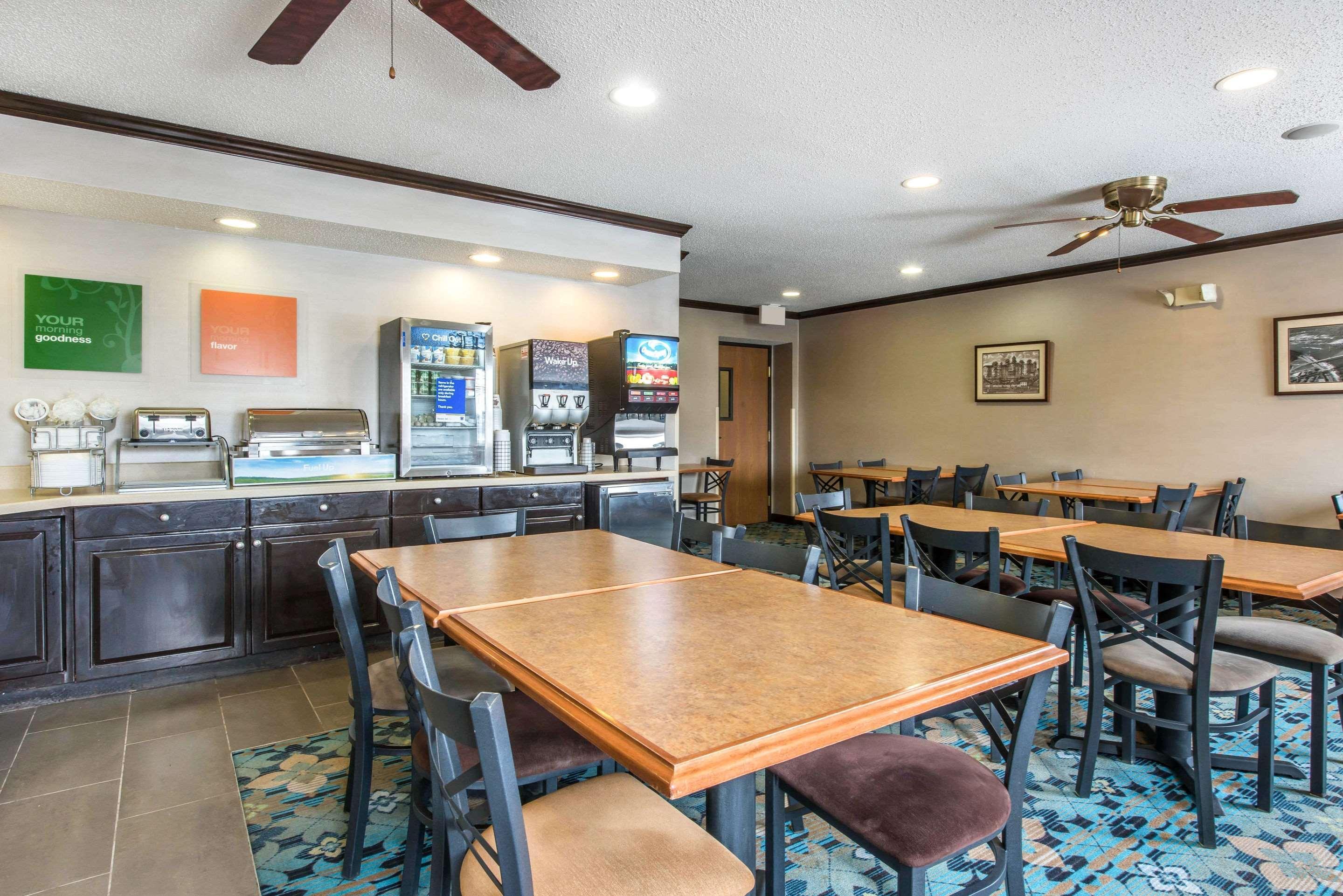 Comfort Inn Weirton Экстерьер фото