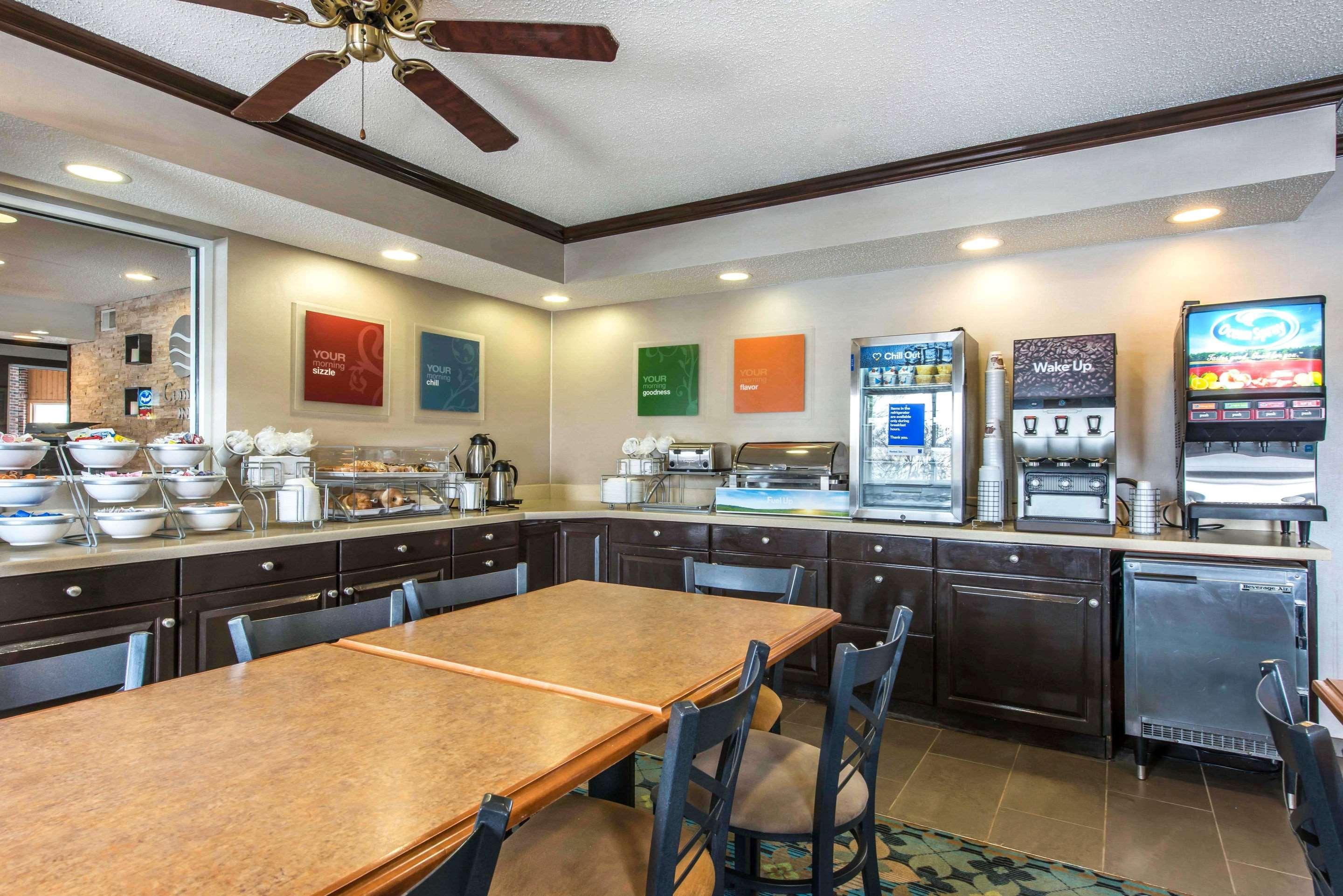Comfort Inn Weirton Экстерьер фото
