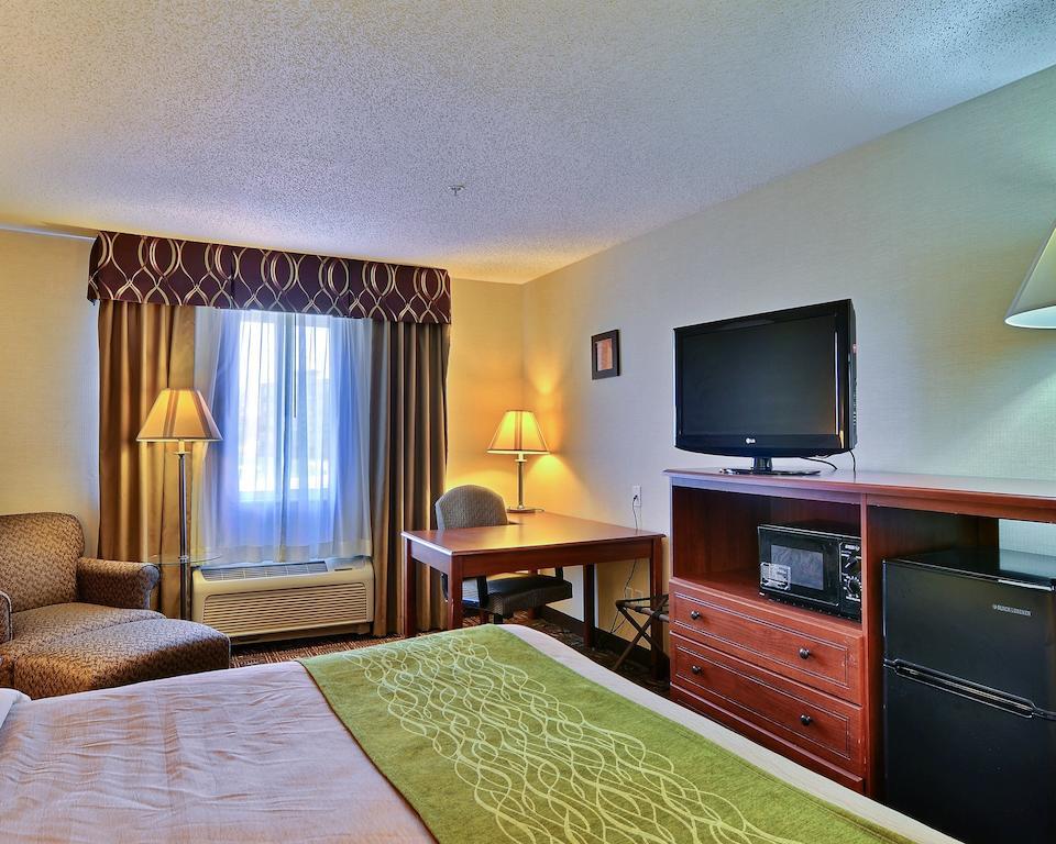 Comfort Inn Weirton Экстерьер фото